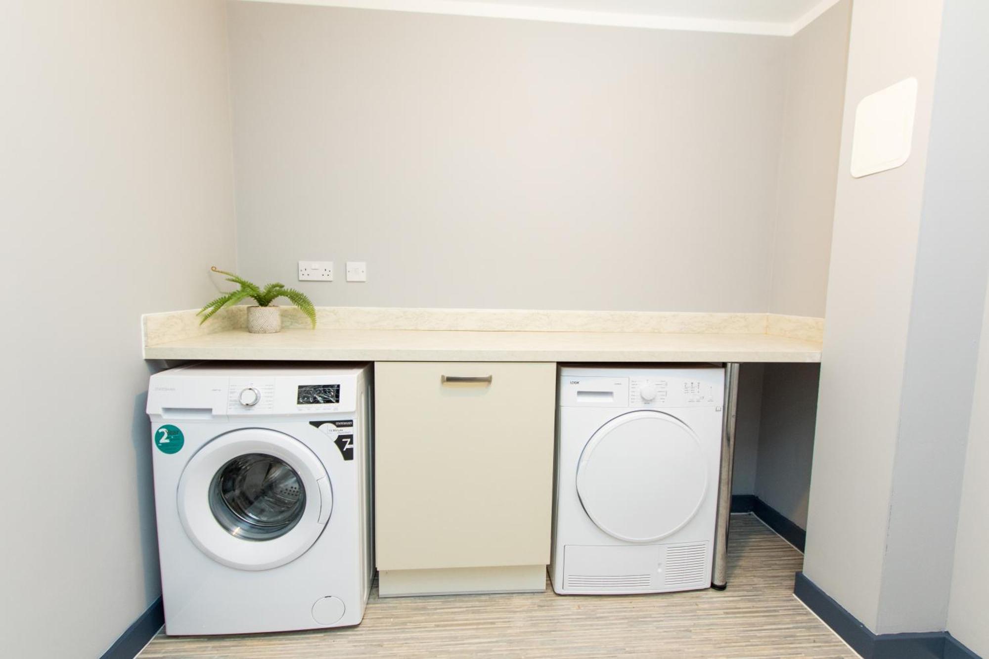 Free Parking 3 Bedroom House In Nottingham Zewnętrze zdjęcie